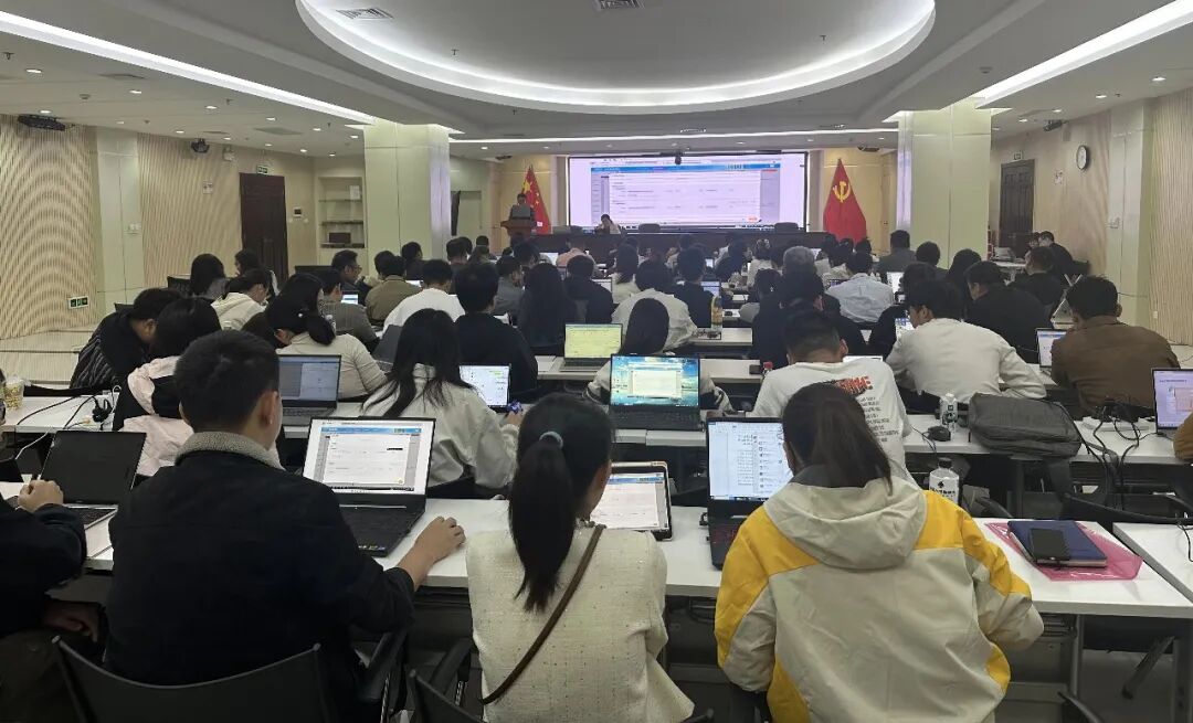 麻豆av
开展法务管理系统专题培训